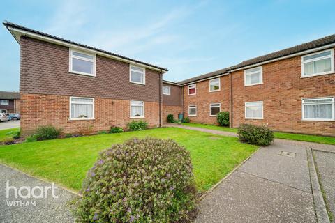 Shortridge Court, Witham 2 bed apartment for sale