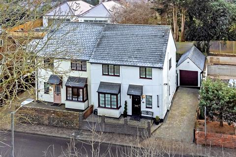 High Street, Sandridge, St. Albans 3 bed semi