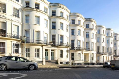 Lansdowne Place, Hove 2 bed duplex for sale