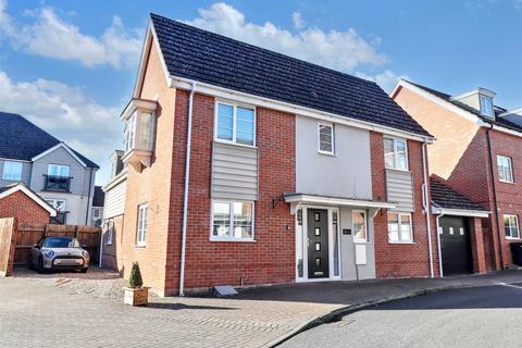 Magnolia Way, Costessey NR8 4 bed detached house for sale