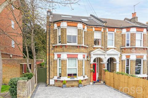 Higham Road, Woodford Green IG8 3 bed maisonette for sale