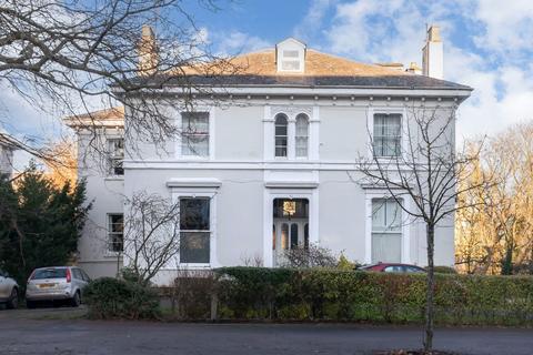 St. Georges Road, Cheltenham GL50 2 bed flat for sale