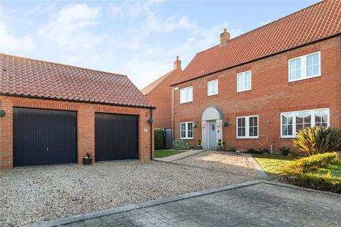 Golf Course Lane, Waltham, Grimsby... 4 bed semi