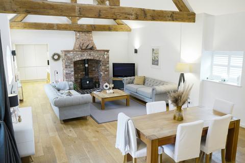 The Grange, Wychnor, DE13 4 bed barn conversion for sale