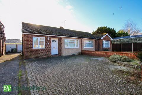 Maybury Avenue, West Cheshunt 2 bed bungalow for sale