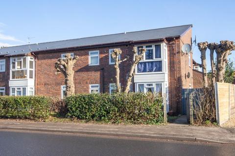 Totton 2 bed ground floor flat for sale