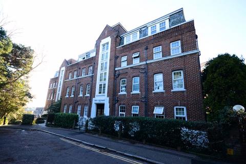 Richmond Gardens, Bournemouth BH1 2 bed flat for sale