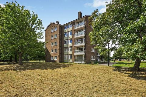 Panfield Road, London SE2 2 bed flat for sale