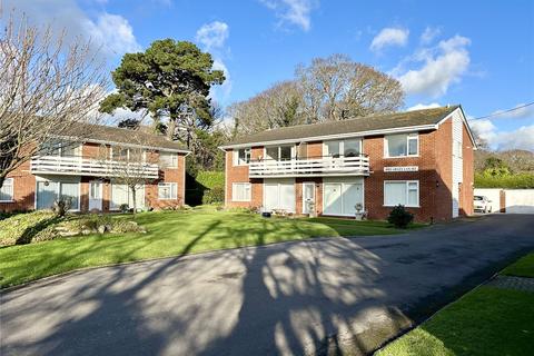 Brearley Court, Christchurch BH23 2 bed apartment for sale