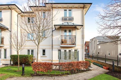 Eastern Road, Lymington, Hampshire, SO41 2 bed apartment for sale