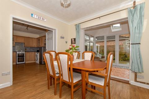 Pickering Street, Maidstone, Kent 3 bed detached bungalow for sale