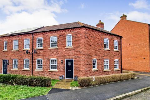 Cantley Road, Great Denham, Bedford 3 bed semi