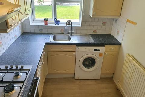 Sherrydon, Cranleigh, Surrey 1 bed ground floor maisonette for sale