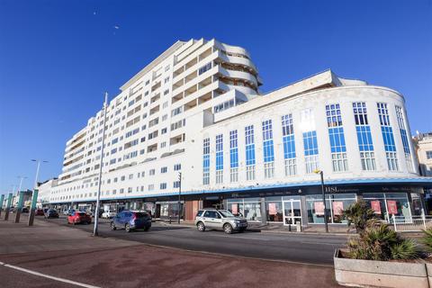 Marine Court, St. Leonards
