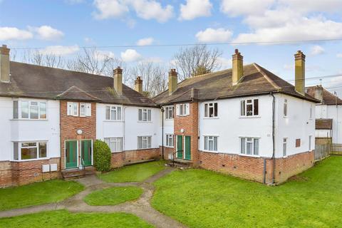 Alberta Avenue, Sutton, Surrey 2 bed ground floor maisonette for sale