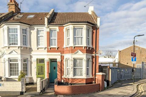 Montague Avenue, London W7 4 bed end of terrace house for sale