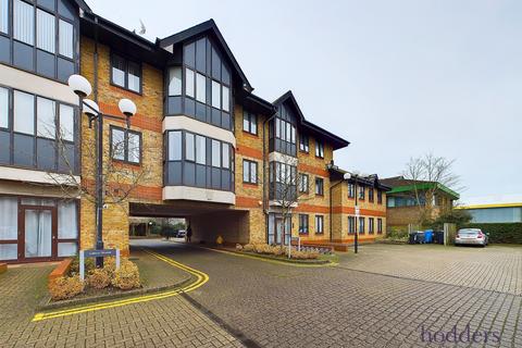Roman House, Hanworth Lane, Chertsey... 1 bed apartment for sale