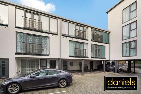 Wellington Road, Kensal Green... 3 bed mews for sale