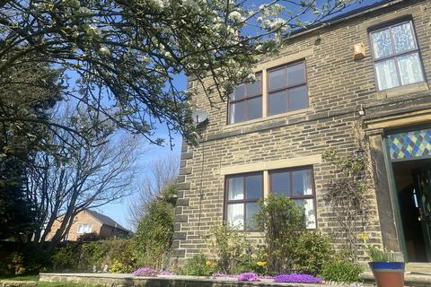 Hodgson Fold, Bradford 4 bed semi