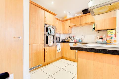 Leslie Park Road, Croydon, CR0 2 bed flat for sale