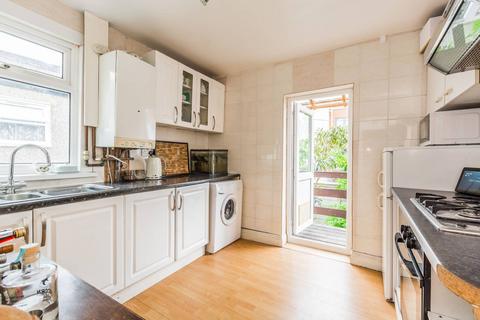 Cheshunt Road E7, Forest Gate... 2 bed flat for sale