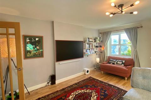 Bakehurst Close, High Peak SK22 3 bed semi