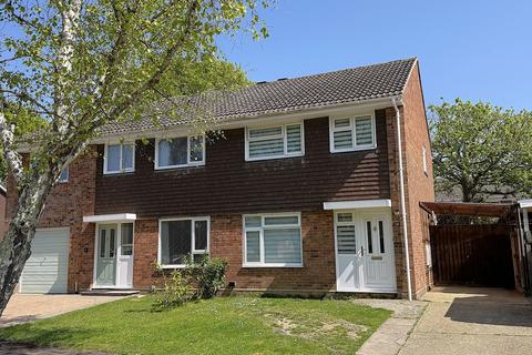 Caledonia Drive, Dibden, SO45 3 bed semi
