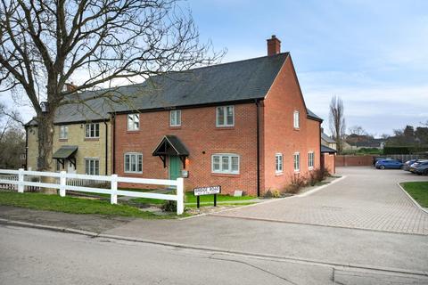 Bridge Road, Cosgrove... 4 bed semi