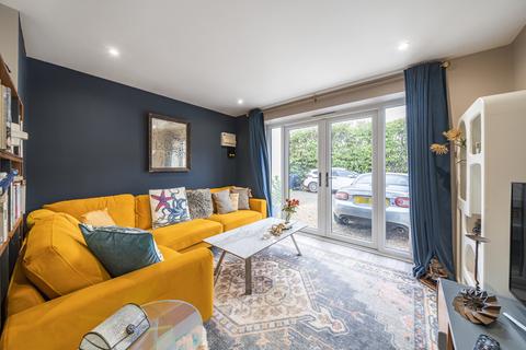Walton Road, West Molesey, Surrey, KT8 1 bed detached house for sale