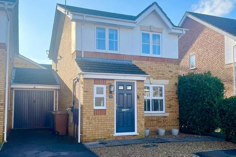 Stirling Close, Aldershot GU12 3 bed link detached house for sale