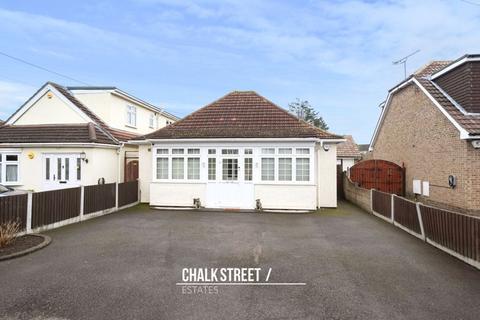 Wingletye Lane, Hornchurch, RM11 3 bed detached bungalow for sale