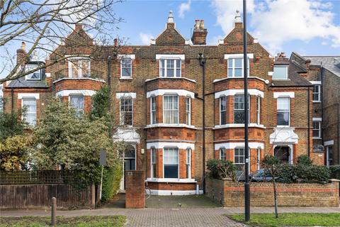 Kings Avenue, London, SW4 3 bed apartment for sale