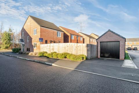 Peregrine Gardens, Clipstone Village... 3 bed detached house for sale