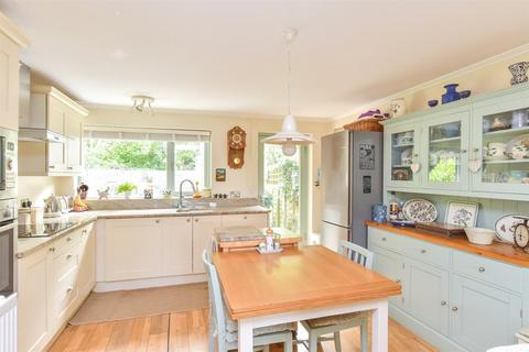 Martens Field, Lewes BN7 3 bed terraced bungalow for sale
