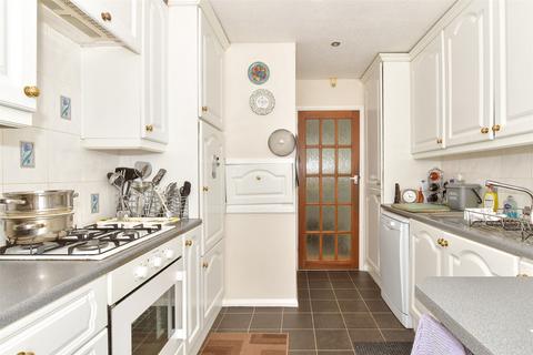 The Broadway, Sheerness ME12 3 bed detached bungalow for sale