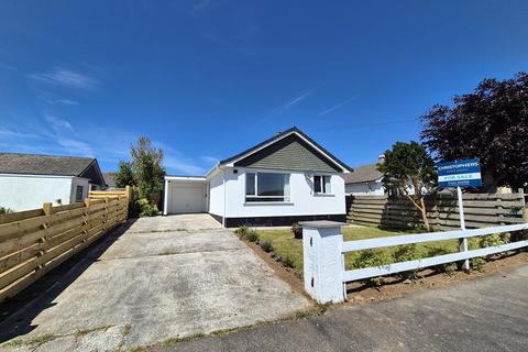 Barton Close, Helston TR13 3 bed detached bungalow for sale
