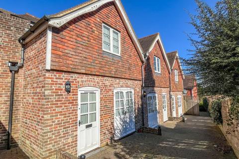 High Street, Battle, TN33 2 bed terraced house for sale