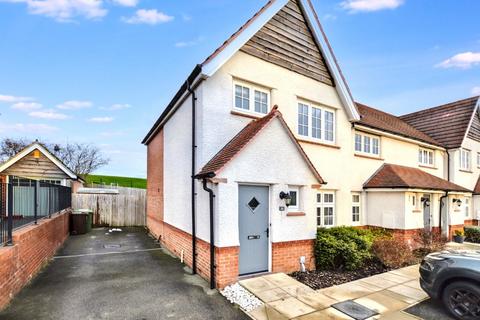 Eton Walk, Wakefield, West Yorkshire 3 bed semi