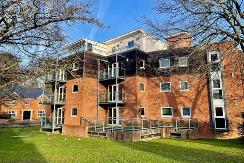 Alexander Lane, Hutton, Brentwood, CM13 2 bed apartment for sale