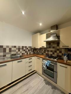 Draper`s Fields, Coventry 2 bed flat for sale