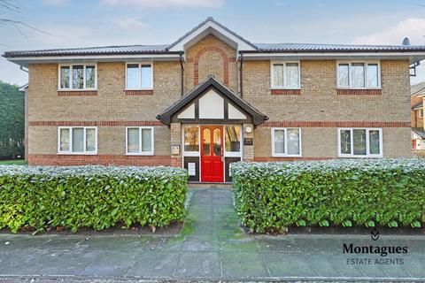 Woodland Grove, Epping, CM16 4NE 1 bed apartment for sale
