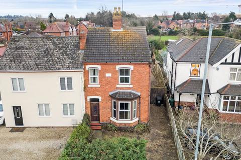 260 Ombersley Road, Worcester. WR3 7HB 3 bed semi