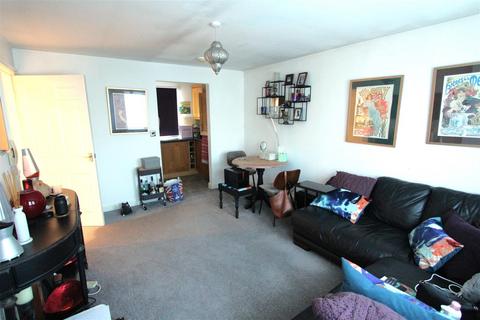 Laburnum Court, Lymm 2 bed apartment for sale