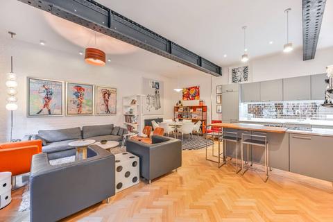 Mandeville Courtyard, Battersea... 2 bed flat for sale