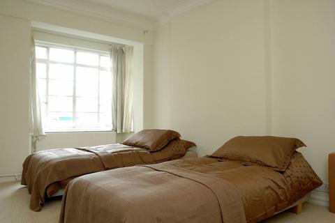 Rossmore Court, Marylebone, London, NW1 2 bed flat for sale