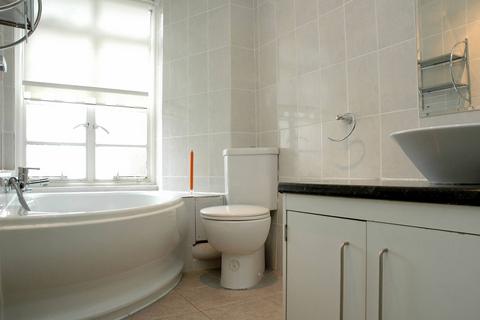 Rossmore Court, Marylebone, London, NW1 2 bed flat for sale