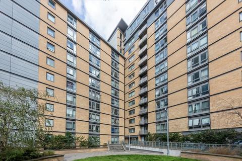Victoria Road, London W3 1 bed flat for sale