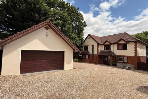 Bryn Henry Gardens, Cwmbran NP44 4 bed detached house for sale
