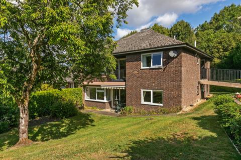 Bedfield Lane, Headbourne Worthy, SO23 2 bed flat for sale