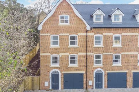 Kinsman Mews, Hertfordshire SG13 6 bed end of terrace house for sale